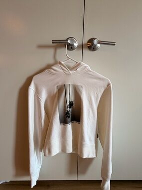 Palm Angels White Cropped Hoodie with Monochrome Floral Print